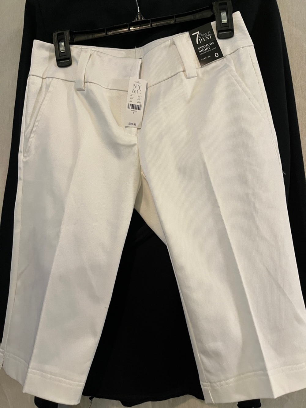 7th Ave. New York and Company, White Stretch Bermuda Shorts ~Size 0